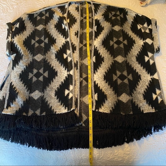 American Eagle Aztec Open Front Vest Fringe Cardigan - L/XL - Picture 8 of 10